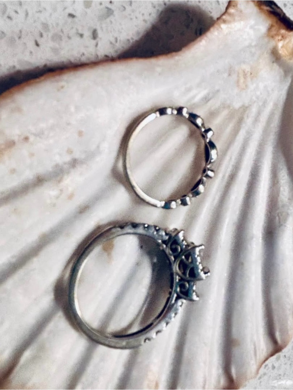 White gold wedding band set